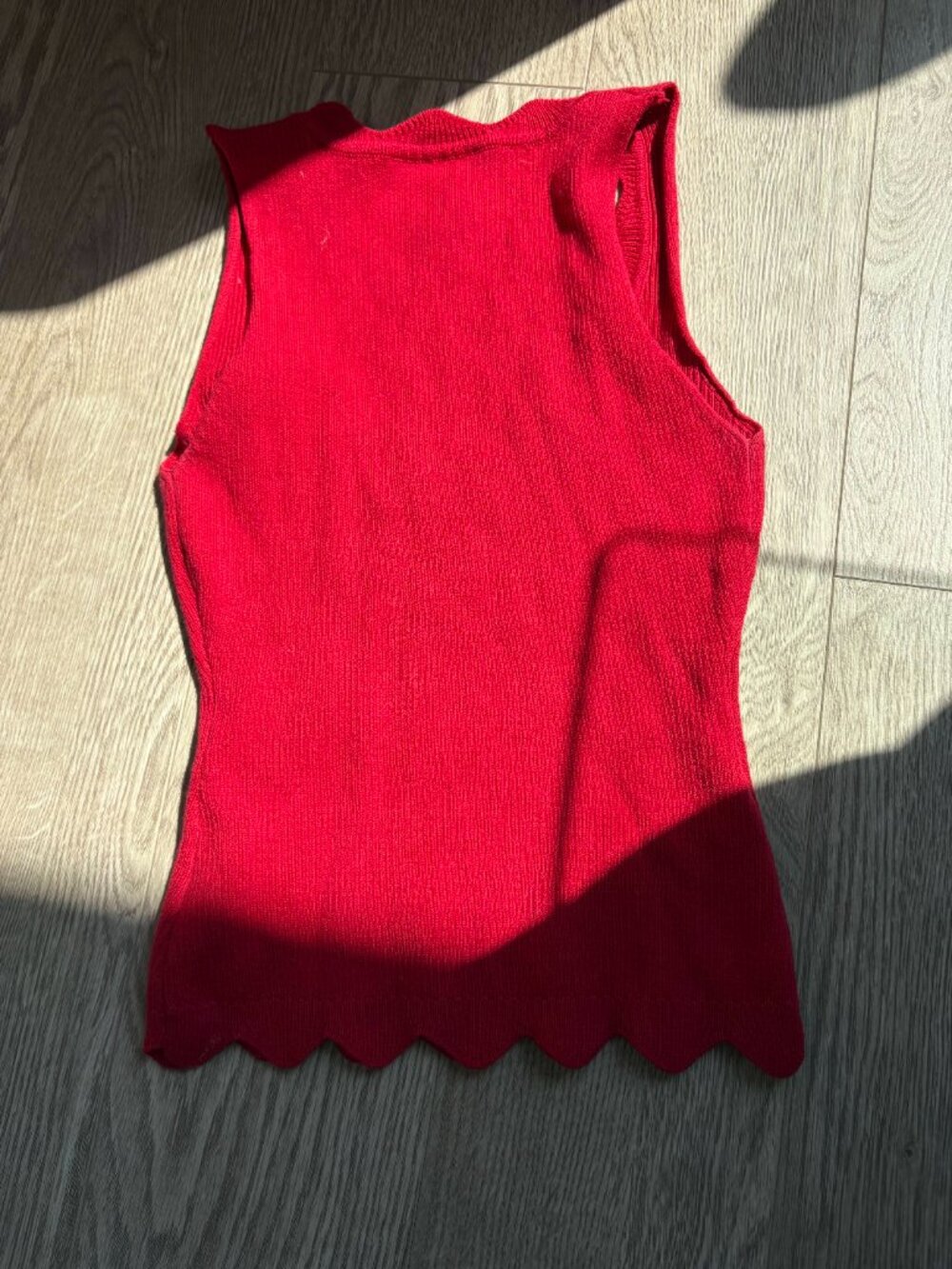 RED ROSE KNIT TANK TOP - Picture 2 of 2